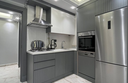 Zeytinburnu Apartment | Elegant Studio next to Fisekhane & Marmaray