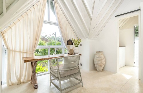 Kedewatan Villa | Elegant & Stylish villa only minutes to Ubud Market overlooking the rice paddies