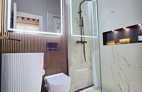 Manciano Apartment | Elegant suite with exclusive bathroom and balcony