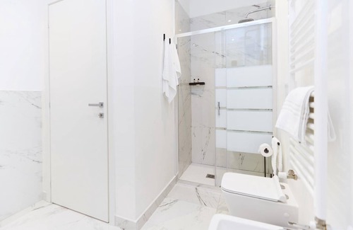 Porta Romana Apartment | Elegant Three Room Apartment 3 stops from the Duomo