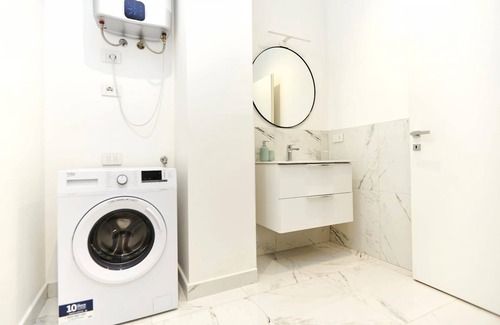 Porta Romana Apartment | Elegant Three Room Apartment 3 stops from the Duomo