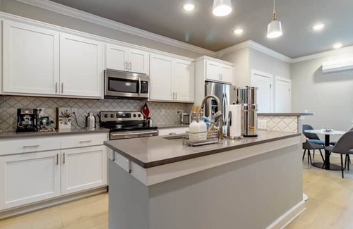 Northside House | Elegant Townhouse in the Heart of Chattanooga’s Vibrant Northshore District