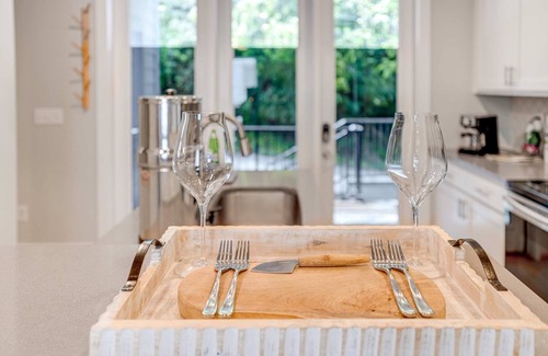 Northside House | Elegant Townhouse in the Heart of Chattanooga’s Vibrant Northshore District