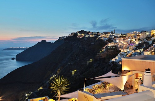 Fira Villa | Elegant two-bedroom duplex with hot tub, Caldera view and swimming pool