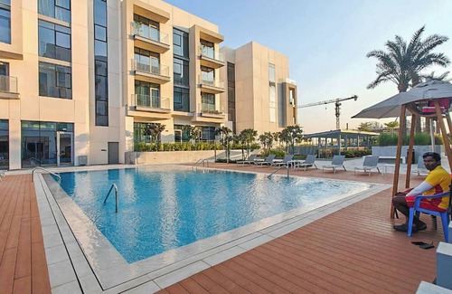 Al Safa Apartment | Elegant unit in Al Wasl sleeps 4 with Canal Views