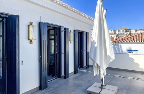 Spetses House | ELEGANT VILLA