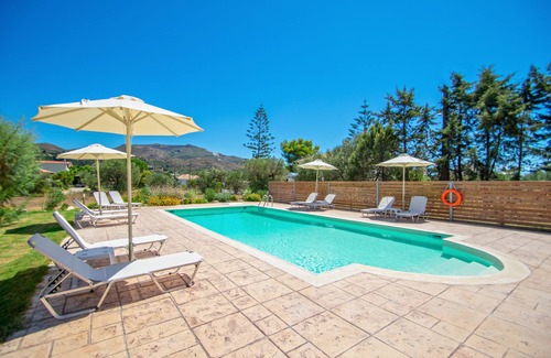 Kalamaki Villa | Elegant Villa - Ideal for relaxing Holidays!