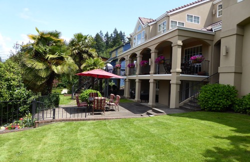 Fairmont House | Elegant Villa Near University of Oregon and Matthew Knight Arena