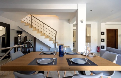 Mikros Gialos Villa | Elegant villa with beautiful view and private pool 100 m from the beach