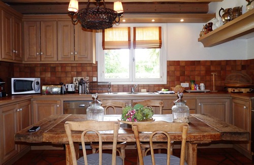 Arcangues Ski Chalet | Elegant villa with magnificent garden and views