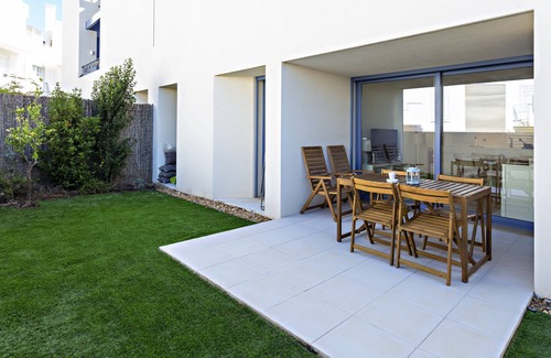 Conceicao e Cabanas de Tavira Apartment | Elegant, with terrace, and access to pool