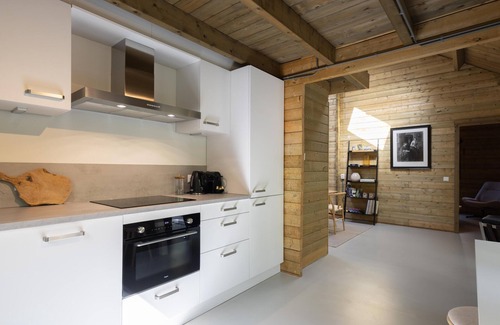 Zon en Schild House | Elegant wooden house on the edge of the forest
