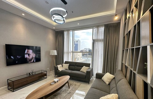 Riyadh Apartment | Elegantly decorated 2 bed 3 bath luxury apartment within 5 min walk to Starbucks