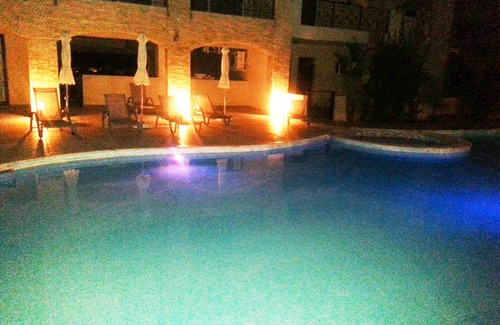 Kiti Apartment | Elegantly furnished 2 bed apartment with free AC, Wifi, pool & gym