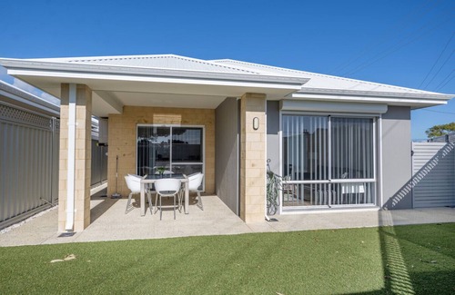 South Bunbury House | Elegantly Styled Villa In Bunbury