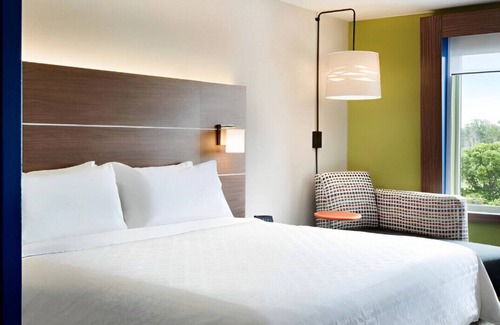 Macon House | Elegantly Styled Suite with Easy Downtown Access