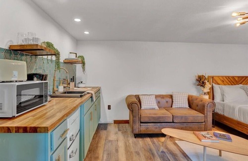 Canadensis Cabin | Elements Modern Poconos Cabin | Firepits | Desk