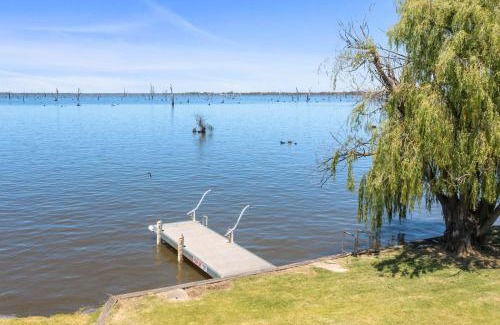 Yarrawonga House | Elements on the Waters Edge, Yarrawonga