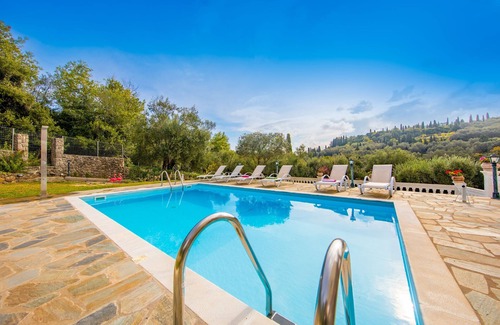 Ano Korakiana Villa | Eleonas: Elegant villa close to Ipsos, A/C, WiFi