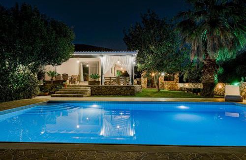 Fiolitis Villa | Eleonas Private pool villa