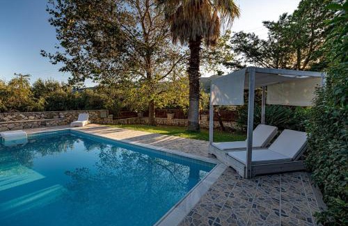 Fiolitis Villa | Eleonas Private pool villa