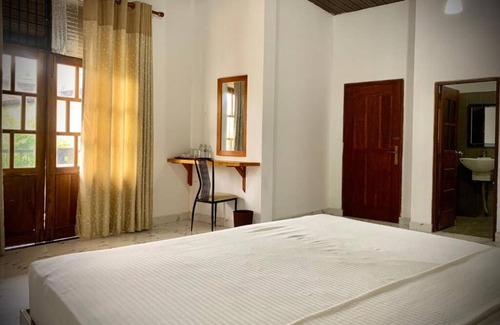 Pinnawala Hotel | Elepath Lodge - Pinnawala