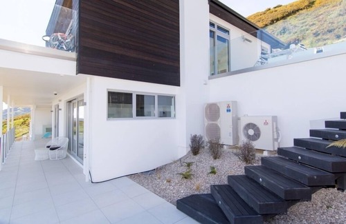 Atawhai Apartment | Elevated Sea View Studio Apartment - Stunning Views over Nelson's Tasman Bay