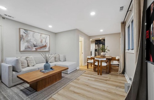 Addison House | Elevated Stay 3BR in Addison