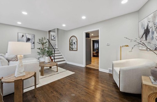 Addison House | Elevated Stay 3BR in Addison