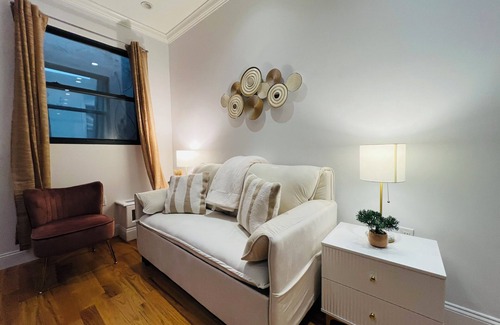 Midtown West Apartment | Elevator King Bed 2BR Times Square Luxury Rental