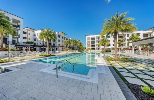 Redevelopment Area Condo | ELEVEN ELEVEN CENTRAL 445 - Luxury Condo Downtown Naples w/Resort Amenities