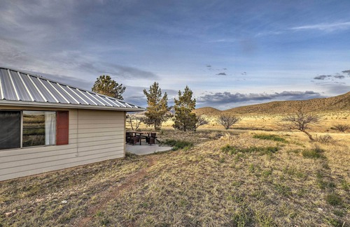 Elgin House | Elgin Home w/Mountain Views ~ 3 Miles to Wineries