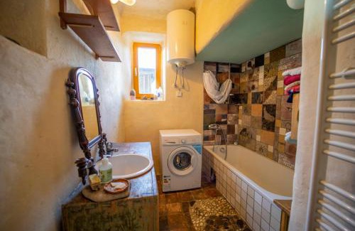 Dane Apartment | ELIAS Residency