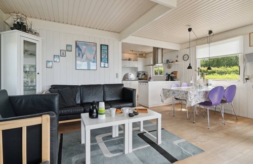 Vang House | "Eliene" - 400m from the sea by Interhome
