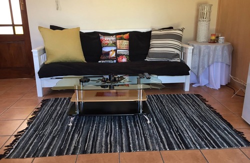 Cape Town Cottage | Elim Place on Wilmot - self catering cottage