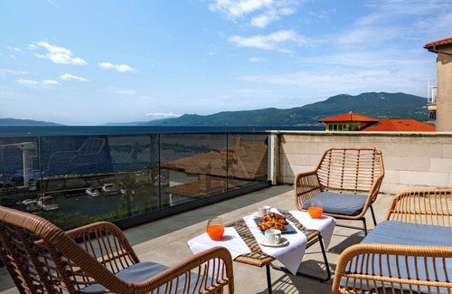 Rijeka Apartment | Elisabeth Seaview Apartment- Elegant Stay near Opatija