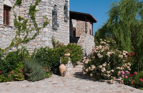 Karvelas House | Elise Cottage, Your Heavenly Paradise in Mani