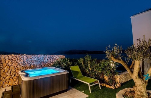 Vidalici Apartment | Elite 4Bedroom Suite with Private Infinity Pool