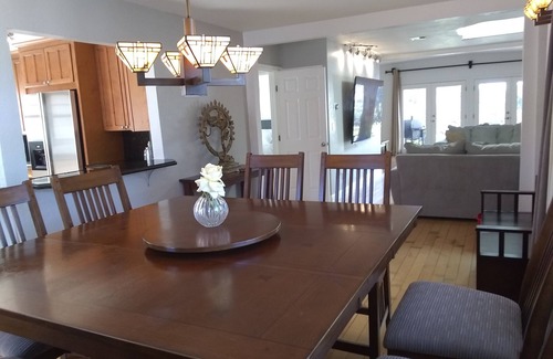 Loma Portal House | Elite Coastal Area/Cozy Loma Portal House/3 BD/3 BA/Canyon View/Near All
