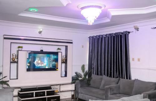 Ishara Apartment | Elite Retreat Apartment, Ewu Oliwo Sagamu