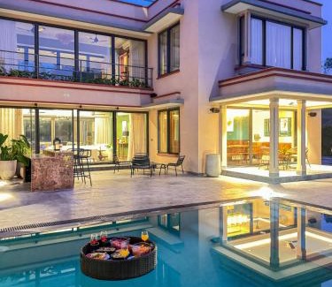New Delhi Villa | ELIVAAS 5 BHK With Entertainment Lounge & pvt pool - Taus Bagh