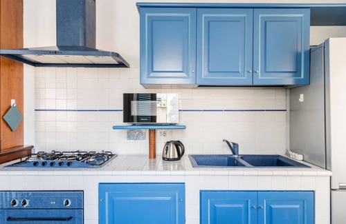 Flaminio Apartment | Elizabeth Penthouse, Charmy Penthouse in Little London