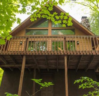 South Bloomingville House | Elk - by The Chalets