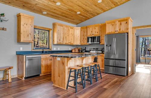 Fayetteville House | Elk Cabin at Thunder Bluff