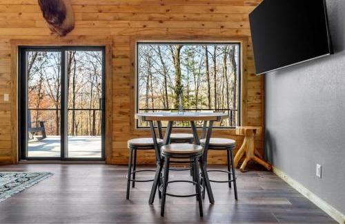 Fayetteville House | Elk Cabin at Thunder Bluff