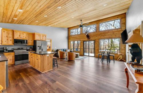 Fayetteville House | Elk Cabin at Thunder Bluff