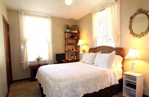 Elk Bed & Breakfast | Elk Cove Inn & Spa Garden View Pet Friendly sleep 2 only