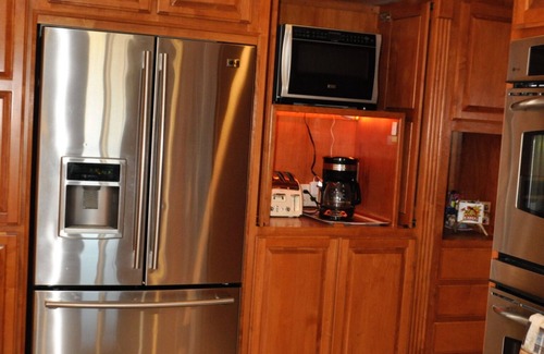 Bay Area House | ELK House in CC! 4 bedrooms 2 bath! Book now for Spring and Summer! Free Wi-Fi