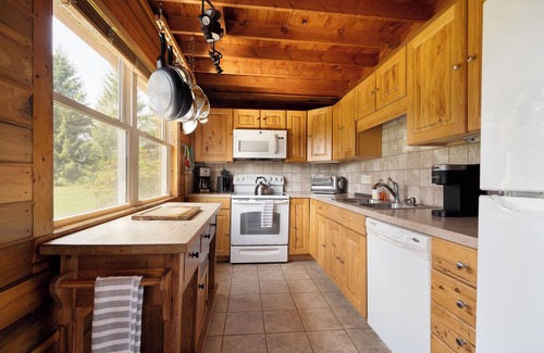 Union Dale Cabin | Elk Mountain Vacation Home on 21 Acres