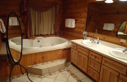 Shoals Cabin | Elk Ridge Ranch ~ Luxury Log Lodge ~ 5 Plus Bedrooms ~ 3 Fire Places